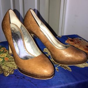 Jessica Simpson heels. Barb style